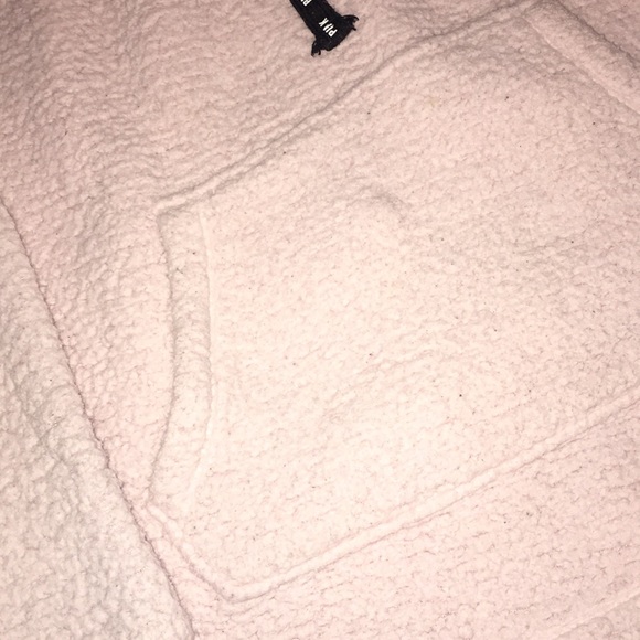 VS fuzzy sweater (light pink) - Picture 6 of 7